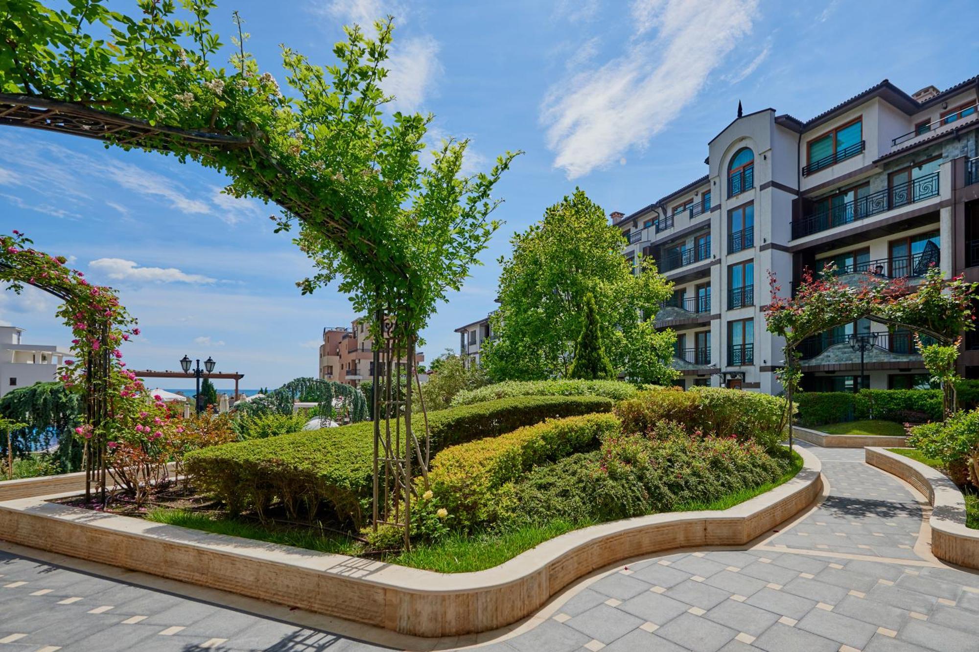 Boutique Rose Gardens Pomorie Aparthotel Kültér fotó